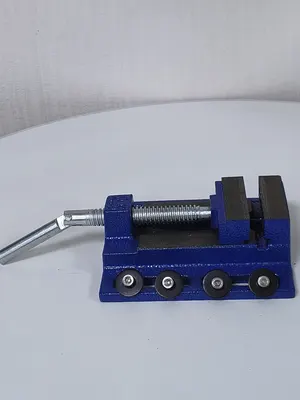 V2 Standard Bench Vise in blue cast iron with its tommy bar fitted