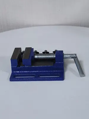 V2 Standard Bench Vise from above showing the jaws and screw