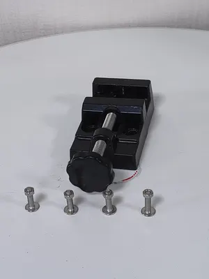 V1 Mini Bench Vise from above showing the jaw opening